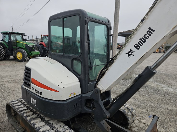 2013-bobcat-e50-image-22