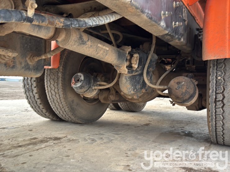 2007-international-7600-image-23