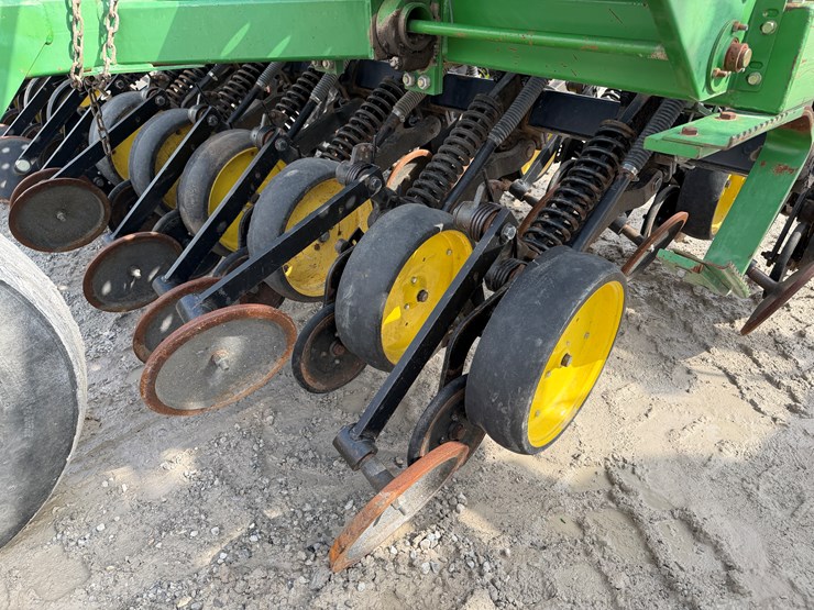 john-deere-750-image-12