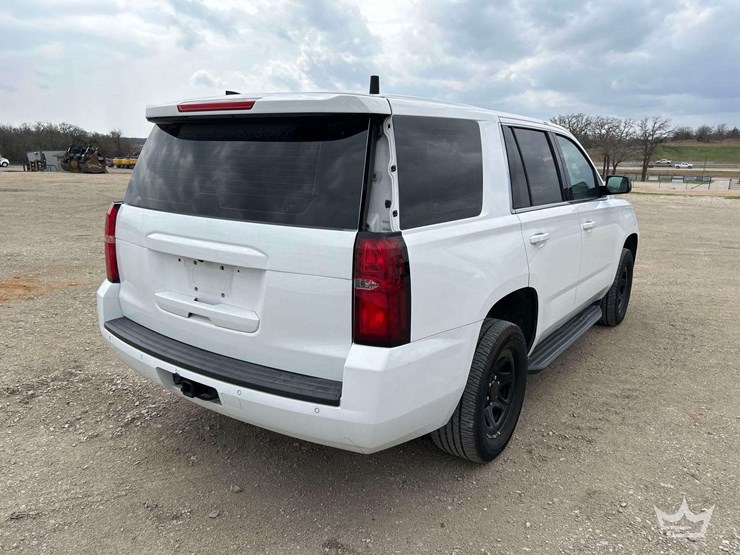 2020-chevrolet-tahoe-image-3
