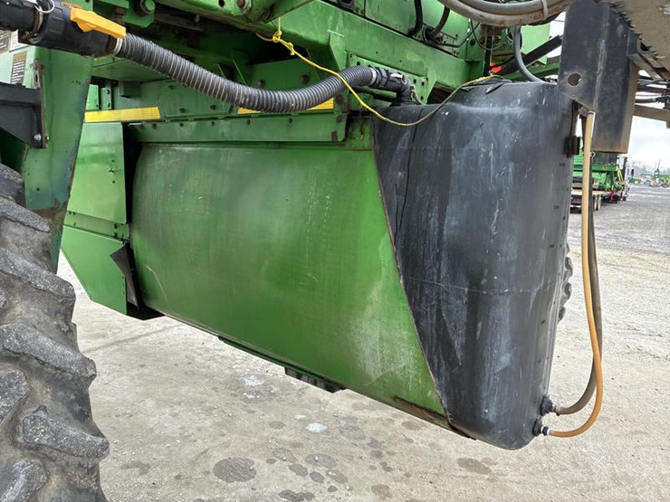 2000-john-deere-6700-image-28