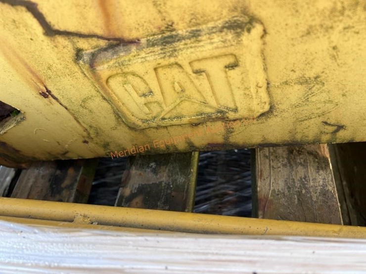 caterpillar-320-image-8