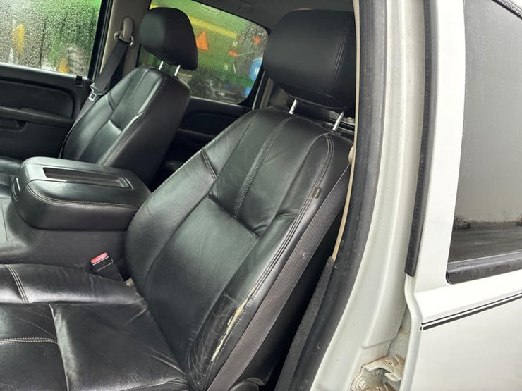 2011-gmc-sierra-1500-image-37