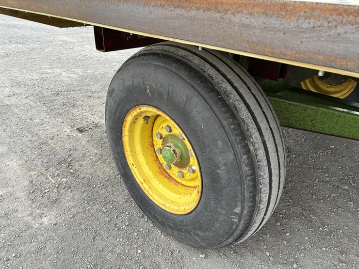 john-deere-1075-image-12