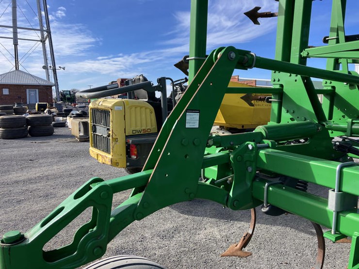 john-deere-2210-image-7