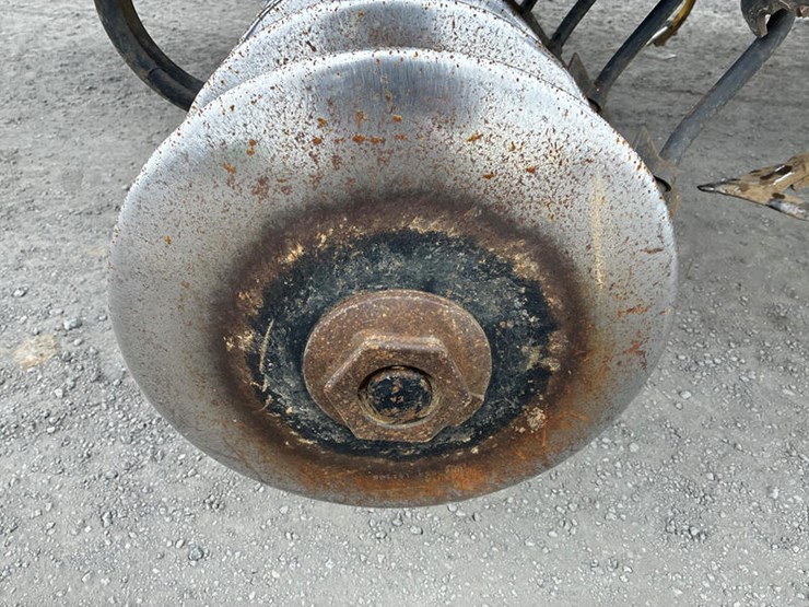 john-deere-2310-image-24