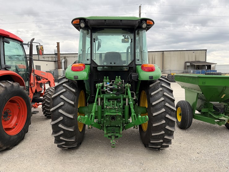 2014-john-deere-6115d-image-8