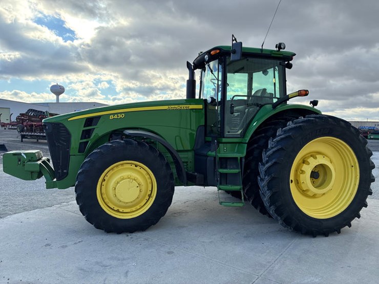 2006-john-deere-8430-image-11