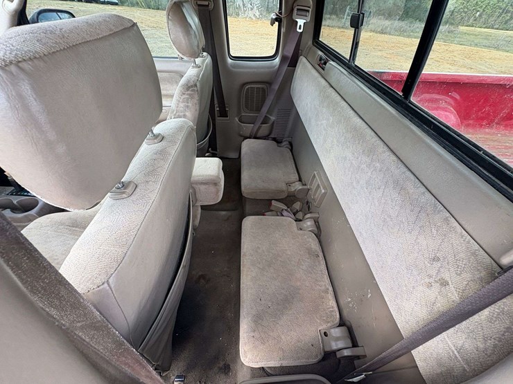 2002-toyota-tacoma-image-12