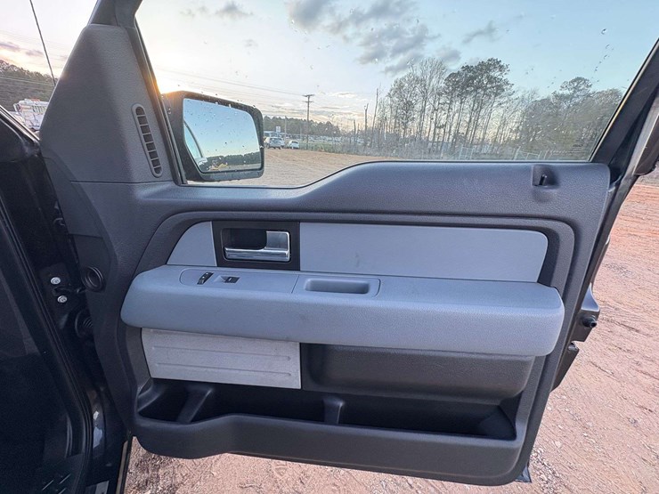 2014-ford-f150-xlt-image-24