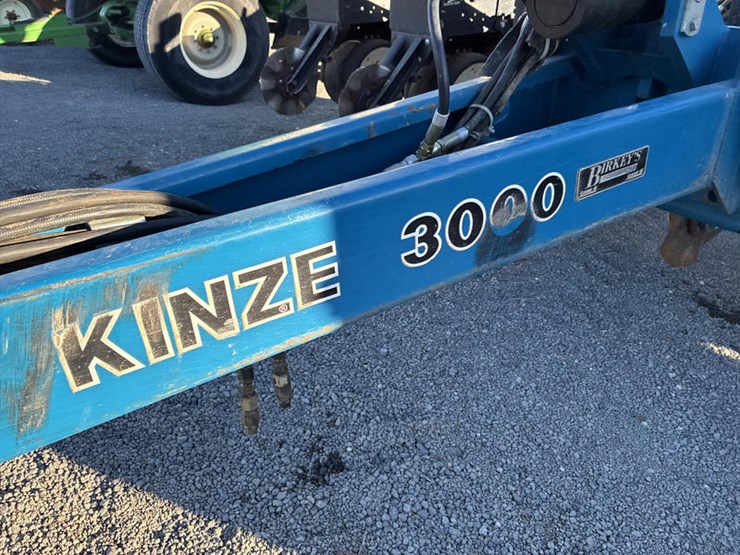 2009-kinze-3000-image-7