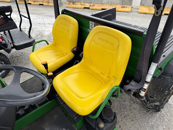 john-deere-gator-image-4