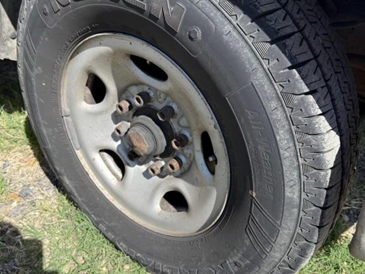 2002-chevrolet-3500-image-4