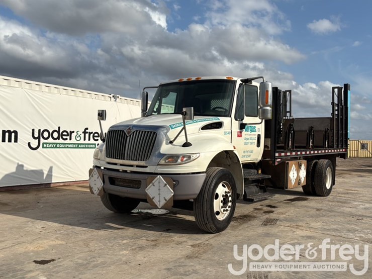 2015-international-4400-image-1