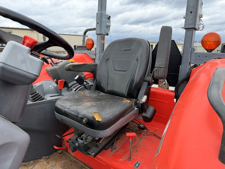 2018-kubota-m5-111-image-11