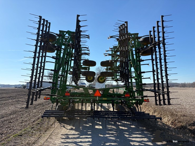 2013-john-deere-2210-image-6