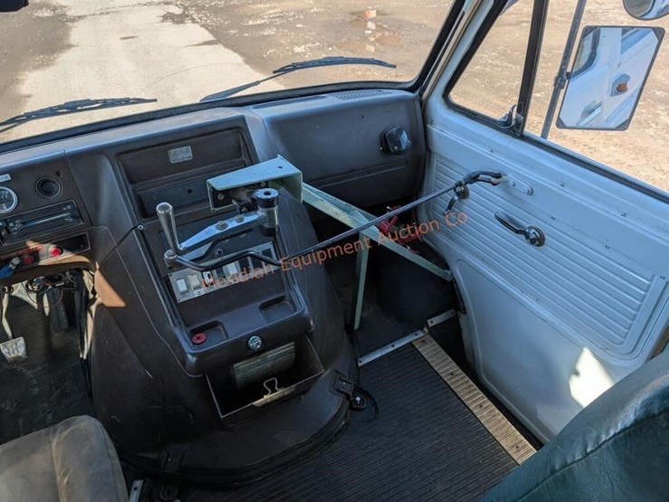 1986-gmc-3500-image-23