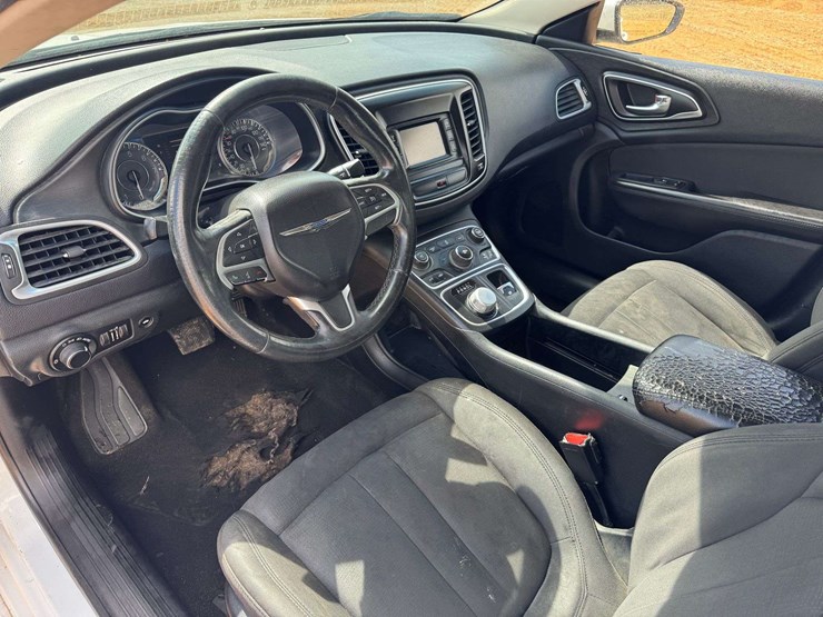 2015-chrysler-200-limited-4d-sedan---172,827-miles-image-11