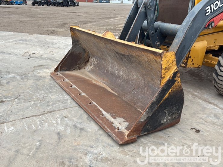 2018-deere-310l-image-9