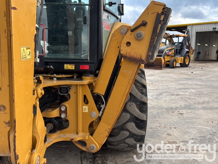 2016-caterpillar-420f2-it-image-35