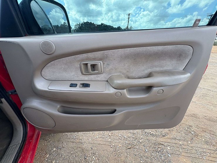 2002-toyota-tacoma-image-13