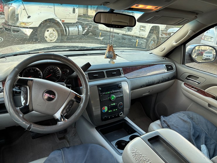 2009-gmc-yukon-image-12