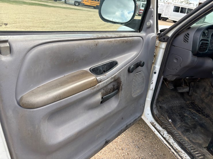 2002-dodge-ram-2500-image-13