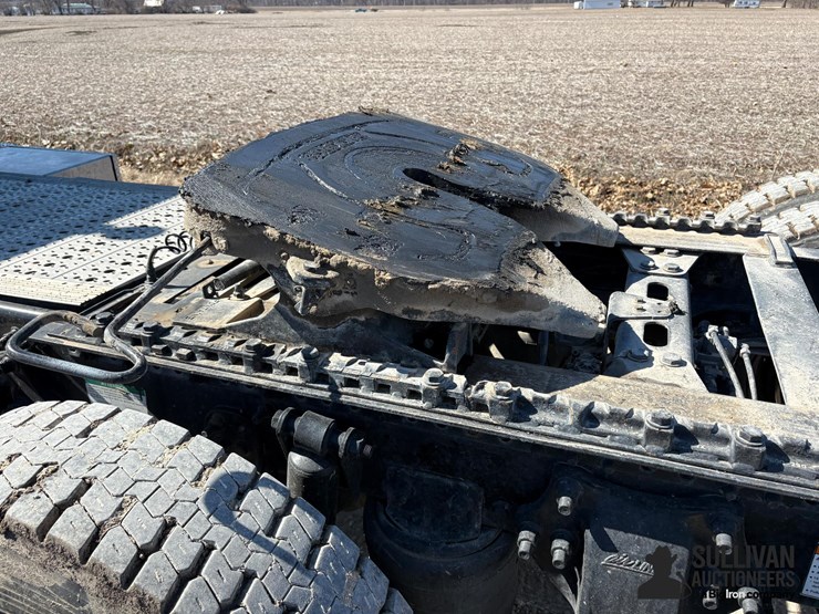 2006-freightliner-columbia-112-t/a-day-cab-truck-tractor-image-11