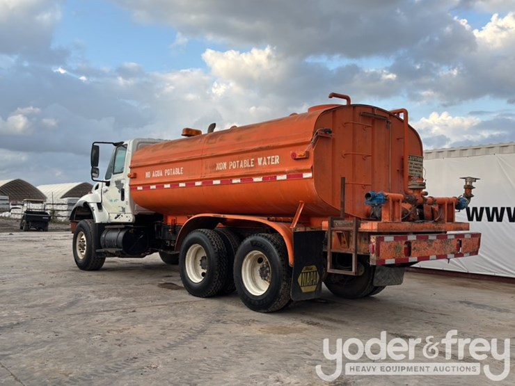 2007-international-7600-image-3