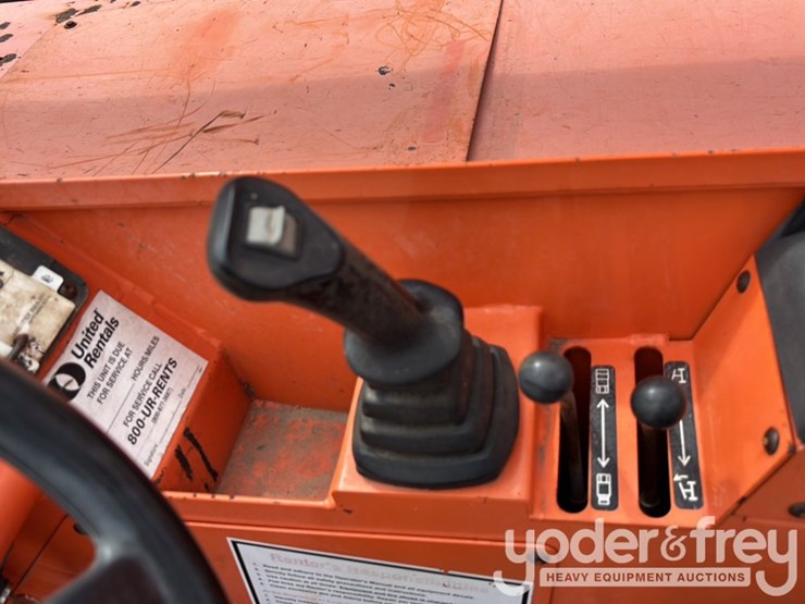 2016-sky-trak-6042-image-42