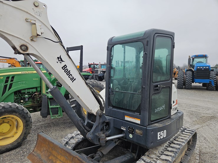 2013-bobcat-e50-image-5