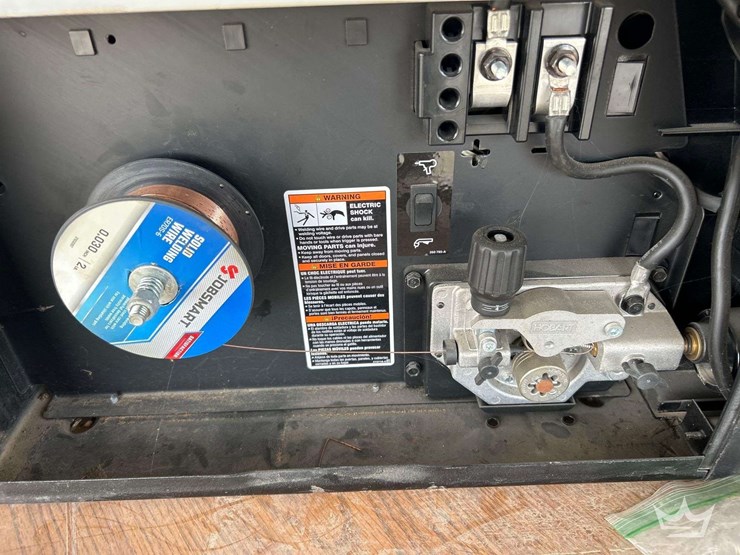 2018-holbart-210-mvp-mig-welder-image-4