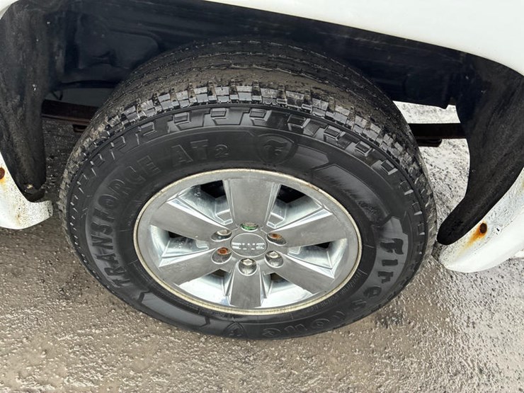 2011-gmc-sierra-1500-image-29