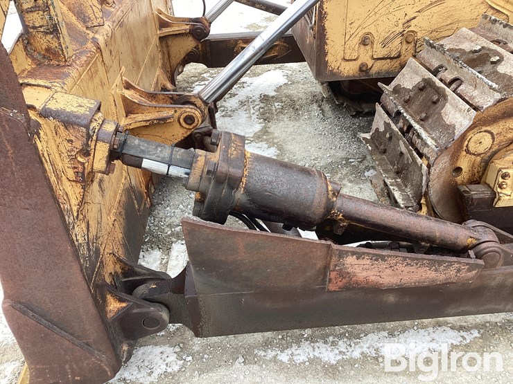 komatsu-d68e-image-12