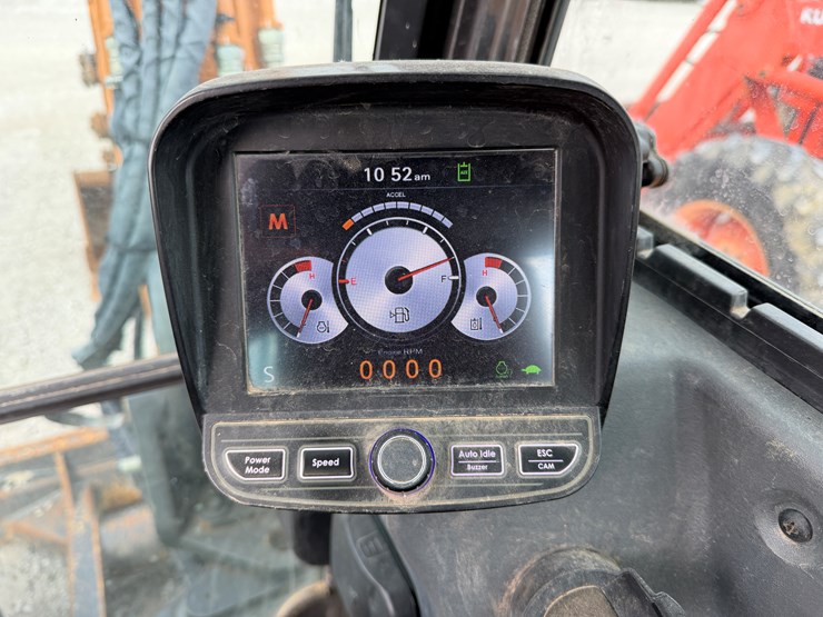 2019-case-cx57c-image-10