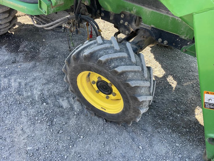 john-deere-4200-image-5