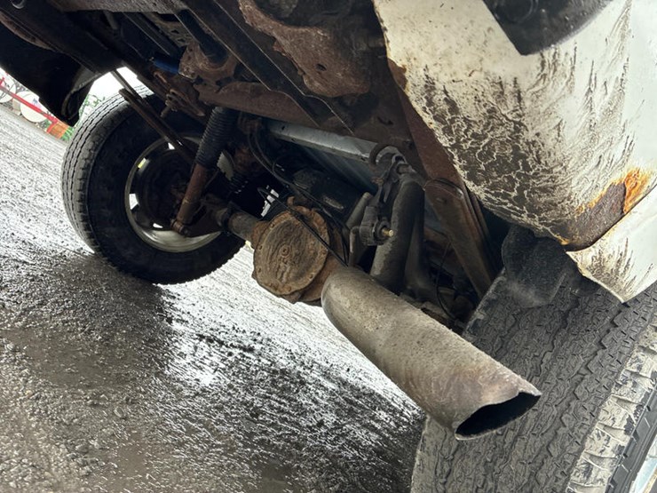 2011-gmc-sierra-1500-image-28