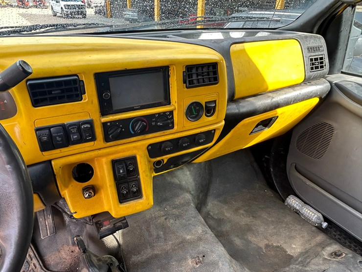 2007-ford-f650-image-14