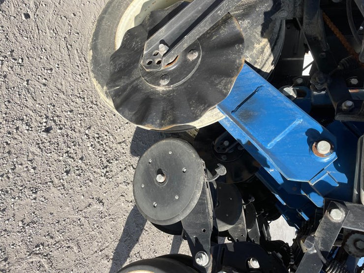 2010-kinze-3000-image-17