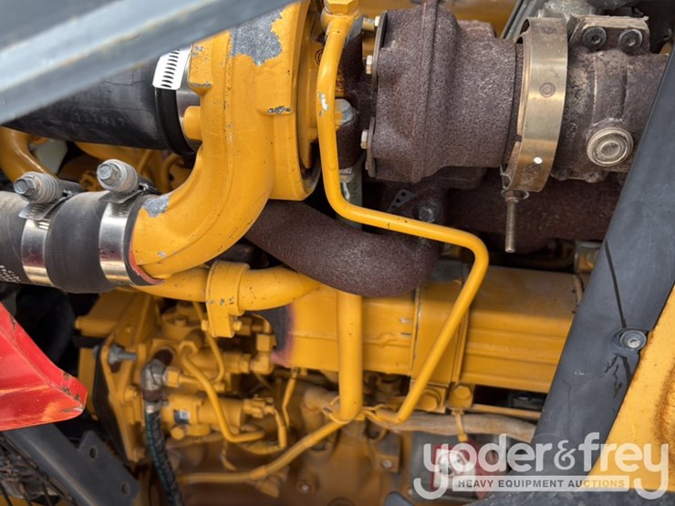 2018-deere-310l-image-35