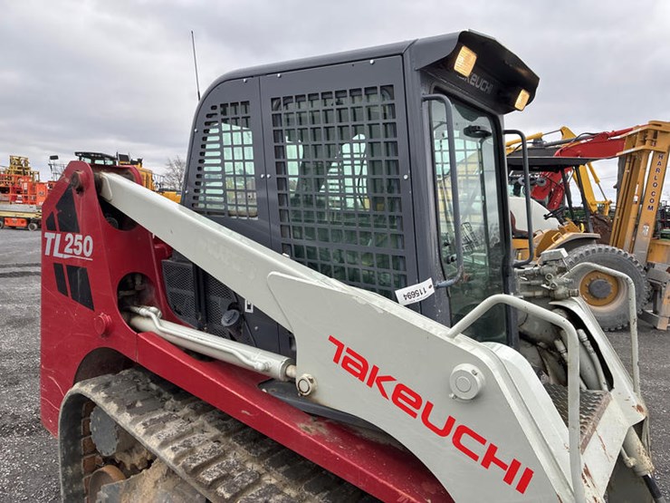 takeuchi-tl250-image-22