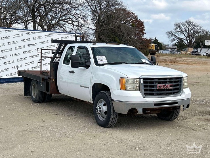 2008-gmc-3500-hd-4x4-ext.-cab-9ft.-flatbed-truck-image-2