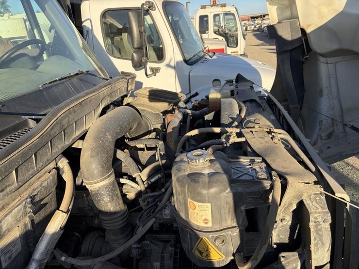 2008-international-workstar-7300-image-9