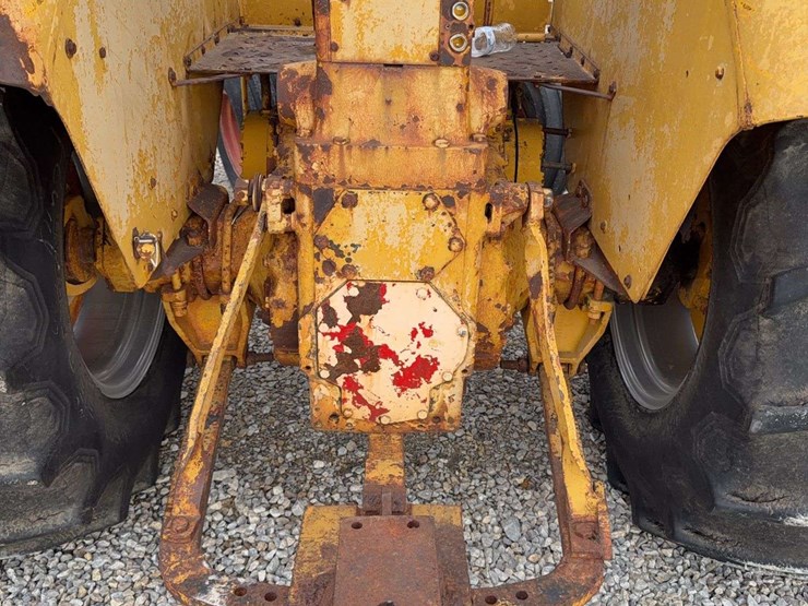 international-806-image-34