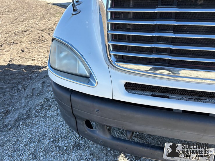 2004-freightliner-columbia-120-t/a-day-cab-truck-tractor-image-20