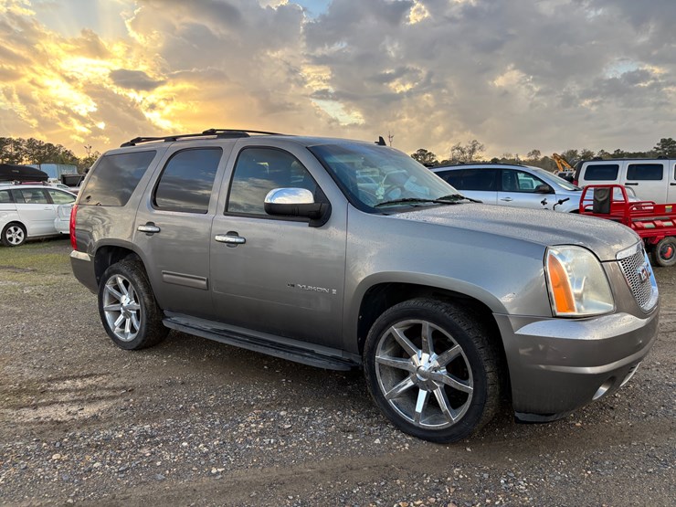 2009-gmc-yukon-image-2