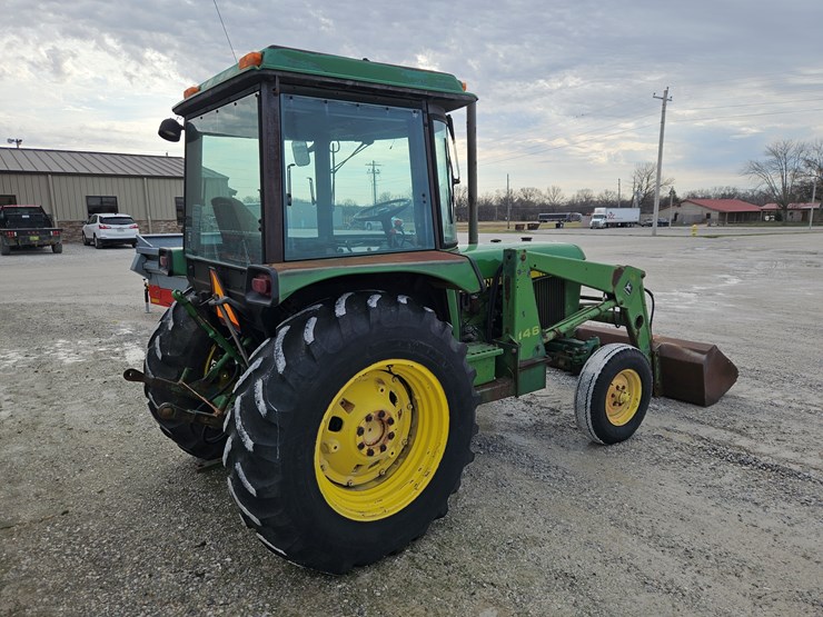 1983-john-deere-2350-image-16