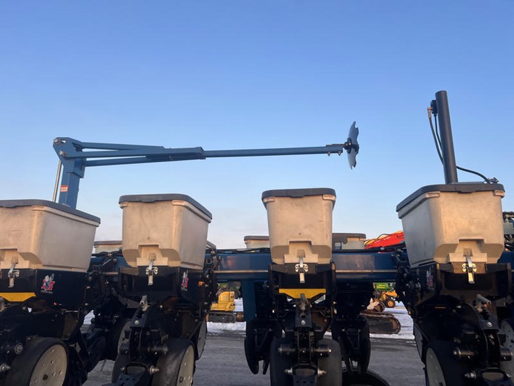 2004-kinze-3500-image-9