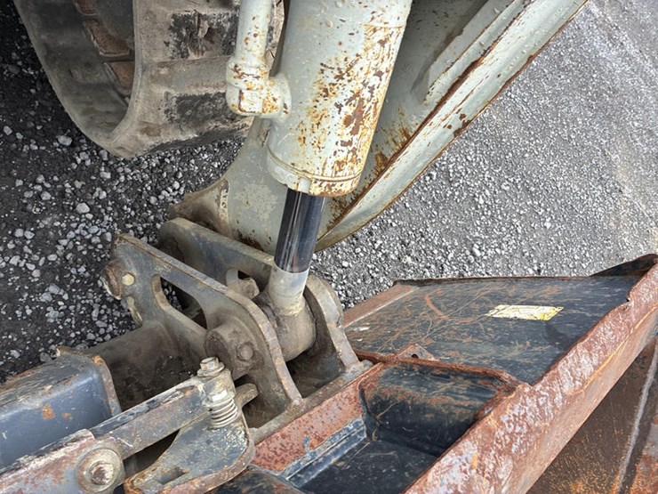 takeuchi-tl250-image-16