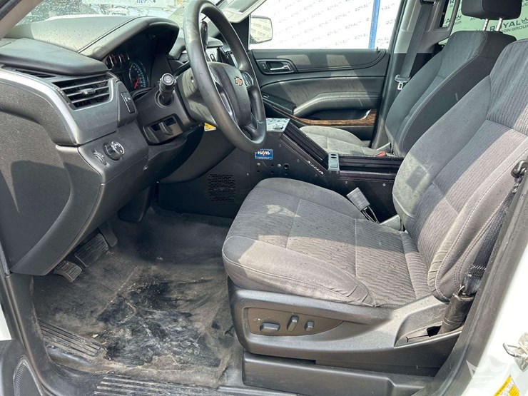 2020-chevrolet-tahoe-image-13